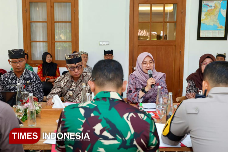 jalur-gumitir-ditutup,-bupati-banyuwangi-kembali-upayakan-penambahan-kereta-dan-penerbangan-–-times-banyuwangi