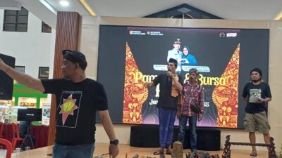 pameran-dan-bursa-keris-dalam-rangka-pameran-pusaka-nusantara-,-kirab-sedekah-bumi-kabupaten-jember