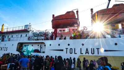 antrean-truk-meluber-di-ketapang!-polisi-minta-pelabuhan-benoa-dibuka-untuk-rute-alternatif-dari-jawa-ke-bali
