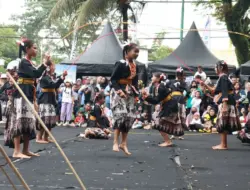 Kuatkan Karakter, Ribuan Anak Banyuwangi Bermain Bersama dalam Festival Memengan Tradisional