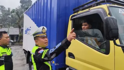 satlantas-polresta-banyuwangi-larang-kendaraan-barang-melintasi jalur ijen