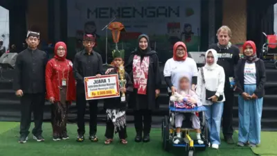 25-anak-penyandang-cerebral-palsy-dapat-bantuan-kursi-roda-khusus