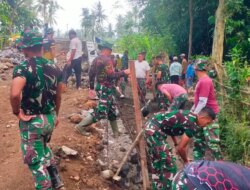 Semangat Gotong-Royong TNI dan Warga Terlihat Dalam TMMD Ke-125 Kodim 0825/Banyuwangi. Tancap Gas Bangun Jembatan Demi Akses Warga Perdesaan