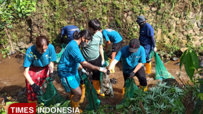 kolaborasi-ratusan-mahasiswa-internasional-berdayakan-desa-dan-lestarikan-budaya-lokal-–-times-banyuwangi