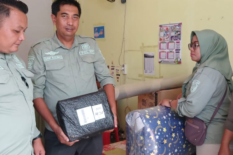 disuntik-dbhcht,-satpol-pp-pacitan-komitmen-berantas-rokok-ilegal-–-times-banyuwangi