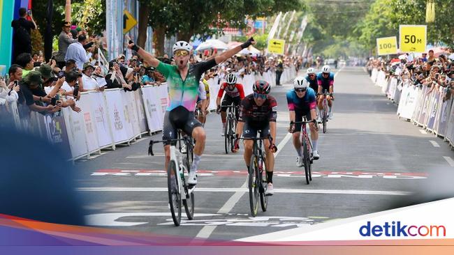 pebalap-belanda-sabet-juara-etape-pertama-tour-de-banyuwangi-ijen-2025