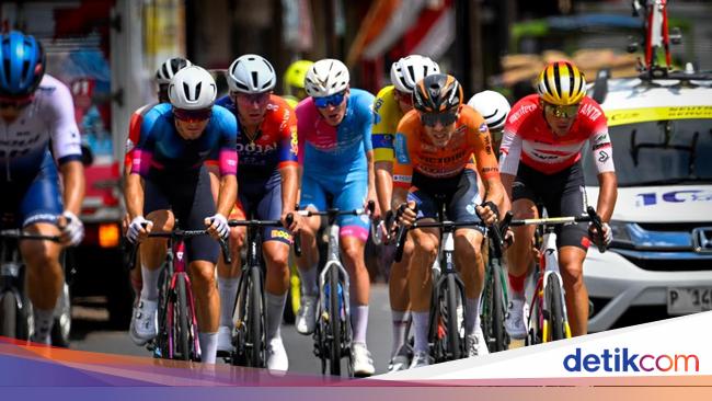 tour-de-banyuwangi-ijen-etape-2,-pembalap-hadapi-tanjakan-paving-4-km