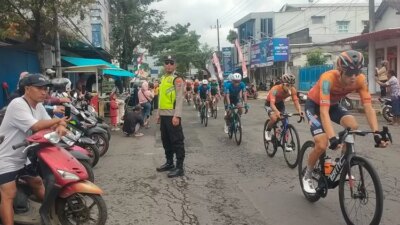 ratusan-personel-dikerahkan-untuk-amankan-etape-2-tour-de-banyuwangi-ijen-2025