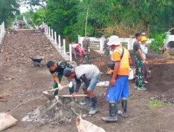 Jalan Terjal Tak Halangi Semangat! TNI dan Warga Kesilir Kebut Bangun Jembatan Penghubung