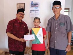 Tak Pandang Agama, Baznas Banyuwangi Bantu Janda Penjual Lontong yang Dirawat di Surabaya