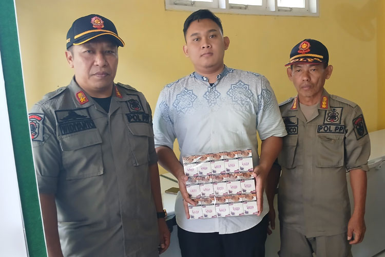 satpol-pp-pacitan-dan-bea-cukai-madiun-sita-50-bungkus-rokok-ilegal-di-wilayah-barat-–-times-banyuwangi