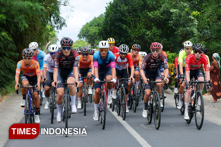 etape-tiga-tour-de-banyuwangi-ijen,-uji-ketahanan-di-rute-rolling-maut-–-times-banyuwangi