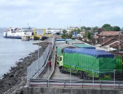 Sempat Ditutup Akibat Cuaca, Pelabuhan Ketapang Banyuwangi Dibuka Kembali