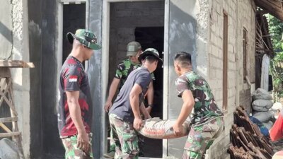 sulami-tak-kuasa-menahan-haru,-berkat-sentuhan-prajurit-tni,-rumah-barunya-kini-terlihat-mentereng