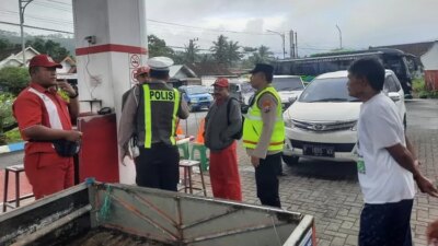 warga-jember-serbu-spbu-banyuwangi!-polisi-turun-tangan-cegah-panic-buying-bbm