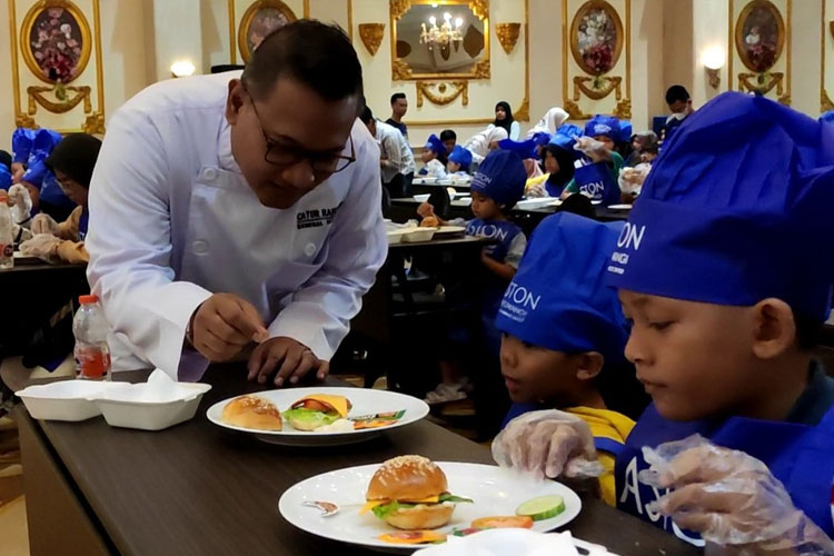 yuk-ikuti-kids-cooking-class-di-aston-banyuwangi-bareng-rubi,-dijamin-seru!-–-times-banyuwangi