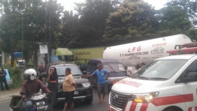 horor-di-jalur-ketapang–wongsorejo:-macet-tak-bergerak-sejak-dini-hari,-truk-mengular-35-km!