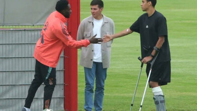 jamal-musiala-masih-gunakan-penyangga-kaki,-bayern-munich-targetkan-pulih-akhir-tahun-–-times-banyuwangi