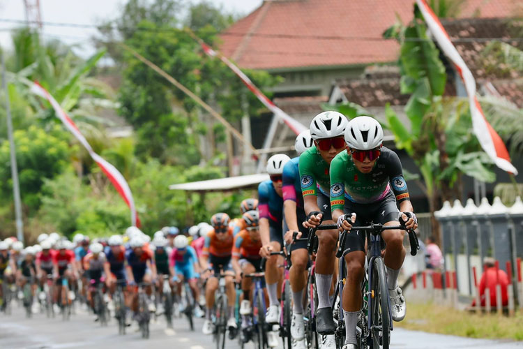 tour-de-banyuwangi-ijen,-sukses-jadi-ajang-balap-internasional-yang-menginspirasi-asia-–-times-banyuwangi