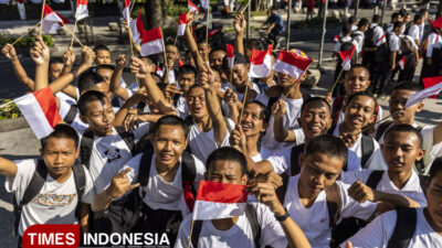 bakesbangpol-dan-ormas-bagikan-1500-bendera-merah-putih-di-titik-nol-yogyakarta-–-times-banyuwangi