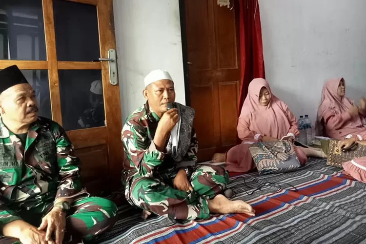 bergandengan-tangan-dengan-rakyat,-prajurit-tni-bangun-keseimbangan-mental-dan-spiritual