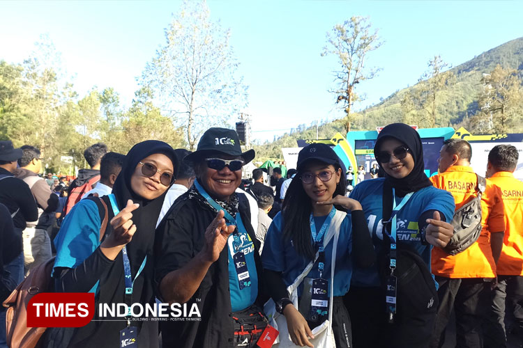 liaison-officer,-sosok-dibalik-lancarnya-komunikasi-pembalap-tour-de-banyuwangi-ijen-2025-–-times-banyuwangi