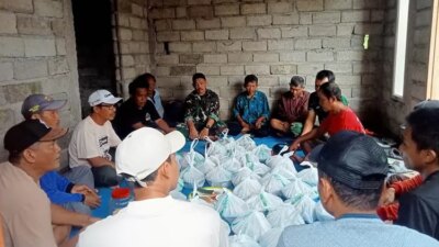 rumahnya-selesai-direnovasi,-ibu-evi-gelar-selamatan.-bukti-terima-kasihnya-pada-tni!