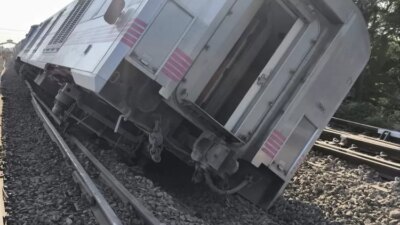 gara-gara-ka-argo-bromo-anggrek-anjlok-di-pegadenbaru-subang,-20-kereta-api-ke-jakarta-batal-jalan-hari-ini