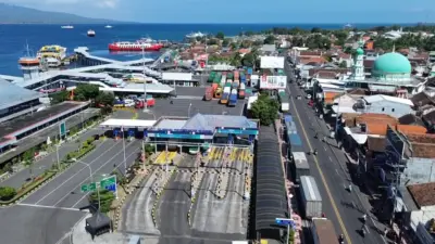 bupati-banyuwangi:-kemacetan-ketapang-berdampak-ke-sektor-ekonomi,-sosial-dan-pariwisata-banyuwangi