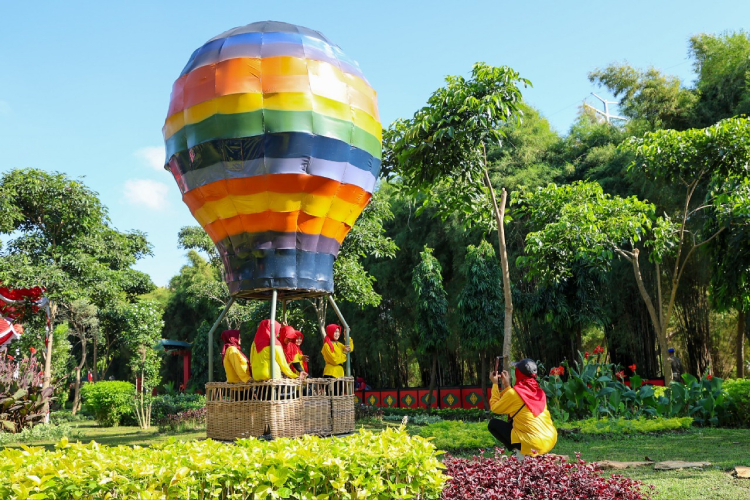 oasis-baru-di-tengah-kota-surabaya,-taman-harmoni-tawarkan-konsep-unik-–-times-banyuwangi