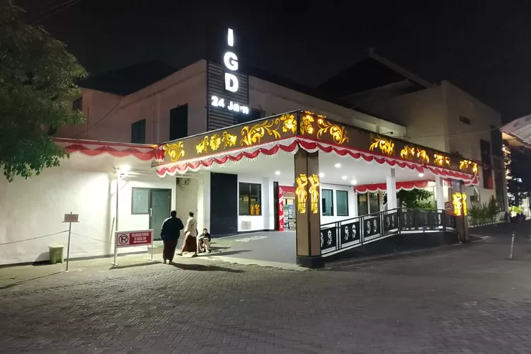 kronologi-dugaan-keracunan-di-ponpes-al-anwari-kertosari:-18-santriwati-tumbang-usai-makan