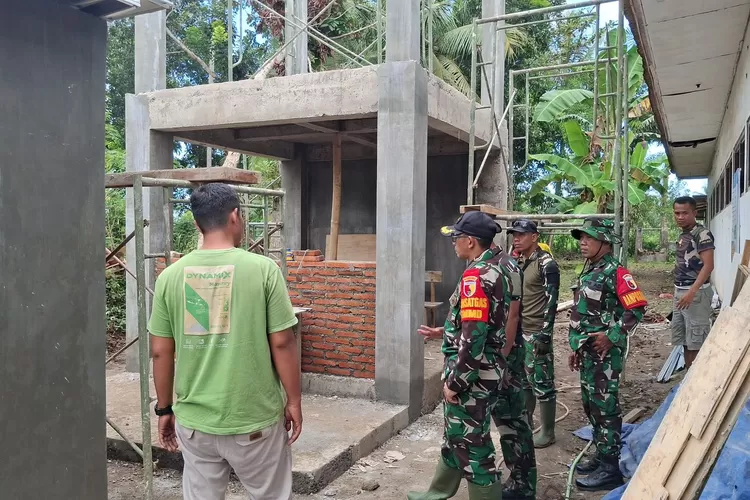 dandim-banyuwangi-cek-langsung-sumur-bor-tmmd-siliragung:-akses-air-bersih-warga-jadi-prioritas!