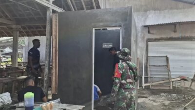 bukan-cuma-jalan-dan-jembatan!-tni-bangun-mck-di-siliragung,-warga-tak-sabar-ingin-segera-pakai
