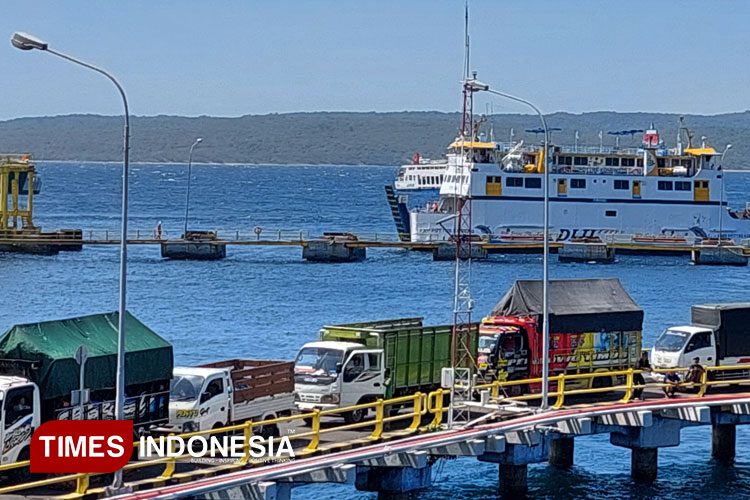 cegah-macet-terulang,-truk-di-bawah-35-ton-bisa-langsung-menyeberang-di-pelabuhan-ketapang-banyuwangi-–-times-banyuwangi