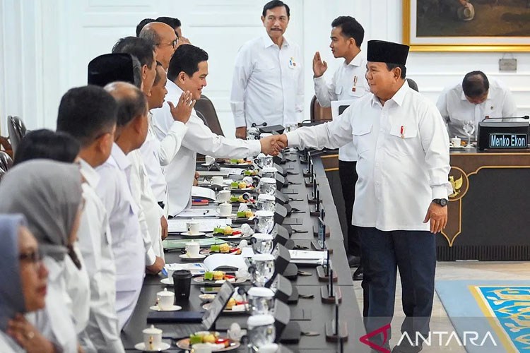 presiden-prabowo-tegaskan-tak-ada-reshuffle,-kabinet-merah-putih-dianggap-solid-–-times-banyuwangi