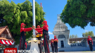 paskibraka-banyuwangi-menempa-diri,-bermandikan-panas-terik-mentari-–-times-banyuwangi