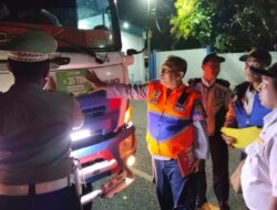 Warna Stiker Tentukan Nasib Truk di Ketapang! Ini Pembagian Jalurnya