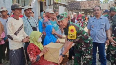 tmmd-ke-125-gelar-baksos-sembako-untuk-warga-prasejahtera-di-siliragung-banyuwangi