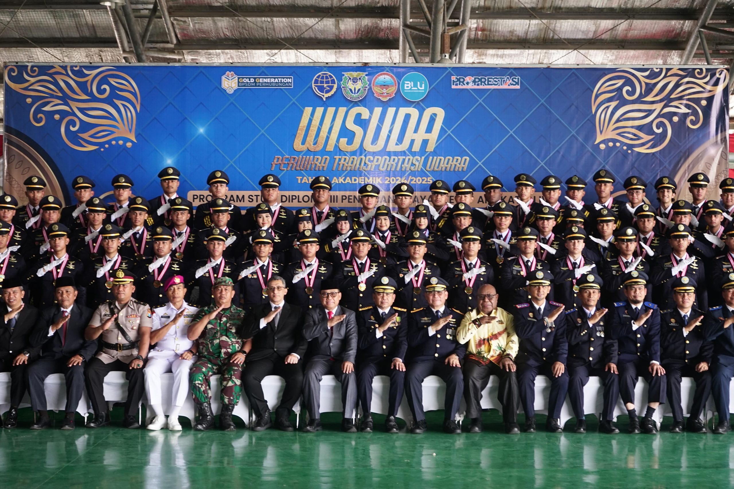 wabup-mujiono-dorong-lulusan-akademi-penerbangan-banyuwangi-jadi-pelopor-seaplane-indonesia