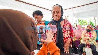 petugas-bansos-geruduk-rumah-warga!-kpm-wajib-siapkan-dokumen-ini,-catat-jadwal-ceknya