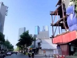 Heboh JPO Siola Tunjungan Dibongkar Dini Hari, Warga Surabaya Kaget