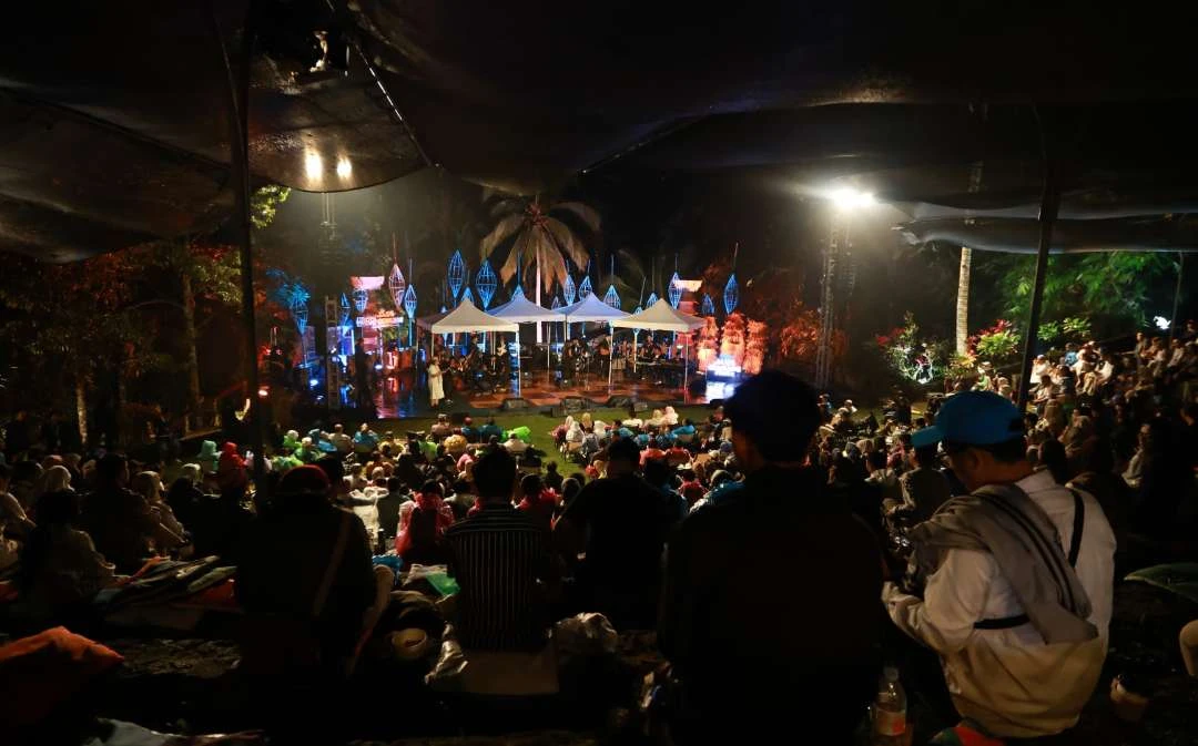 jazz-gunung-ijen-suguhkan-lagu-banyuwangi-dan-jawa-dengan-iringan-glam-orchestra