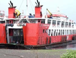Nyaris Terulang Tragedi! Ramp Door KMP Tunu Pratama 5888 Tiba-Tiba Jatuh ke Laut
