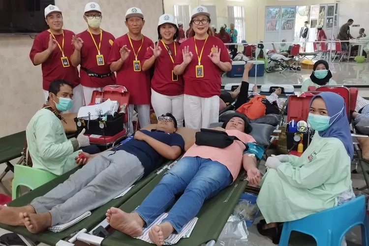 kontribusi-nyata,-yayasan-sosial-budi-mulia-abadi-banyuwangi-gelar-donor-darah-jelang-hut-ke-80-kemerdekaan-ri