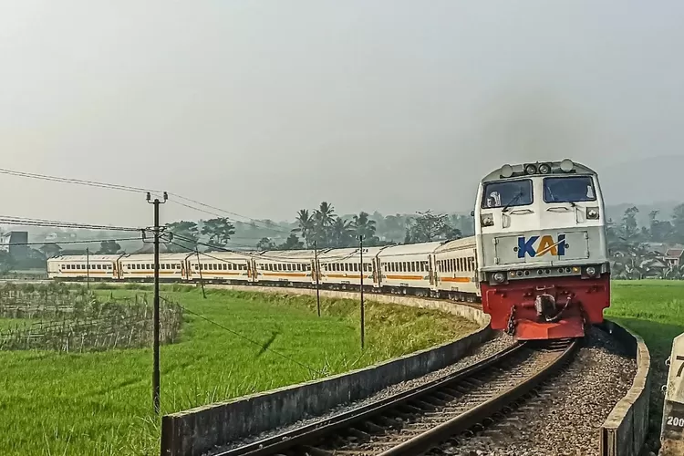 mobilitas-nyaman-dan-tepat-waktu,-kai-sukses-gaet-ratusan-juta-penumpang-di-2025
