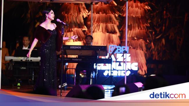 saat-lagu-daerah-banyuwangi-hipnotis-pecinta-jazz-gunung-ijen