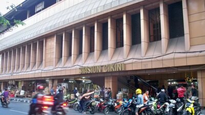 kai-tinggikan-pagar-stasiun-cikini,-penumpang-krl-wajib-tahu-aturannya