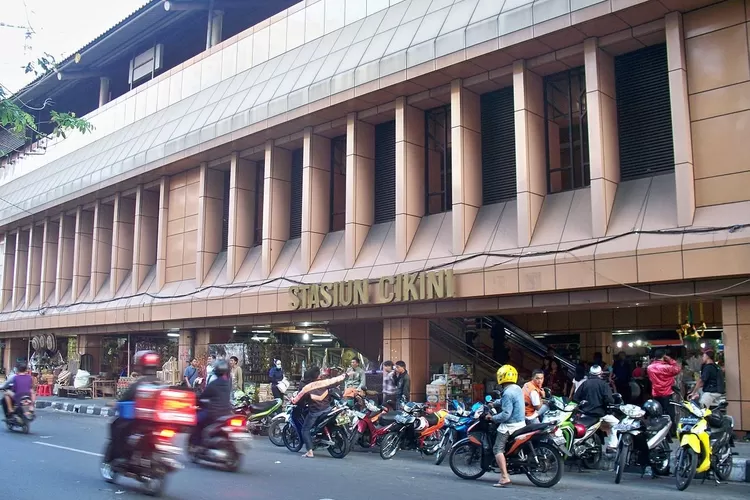kai-tinggikan-pagar-stasiun-cikini,-penumpang-krl-wajib-tahu-aturannya