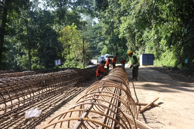 kabar-baik!-proyek-jalur-gumitir-hampir-selesai,-tinggal-dikit-lagi-bisa-dilewati-kembali