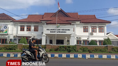 kejaksaan-negeri-banyuwangi-usir-wartawan-liputan-dugaan-korupsi-dd-dan-add-desa-tamansuruh-–-times-banyuwangi